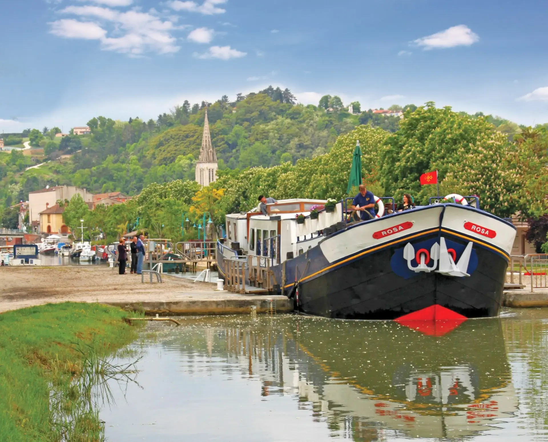 luxury-hotel-barge-france cruises on the midi