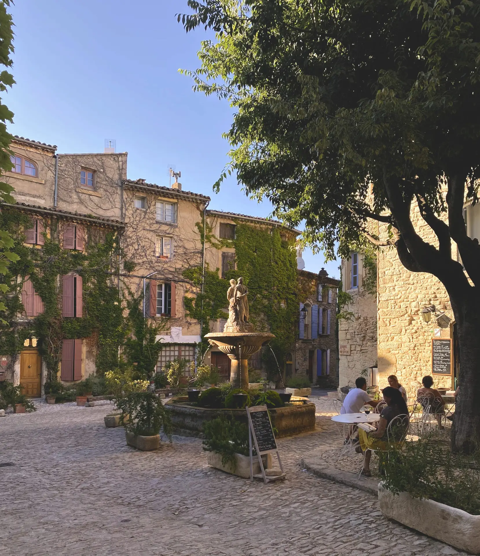 saignon center