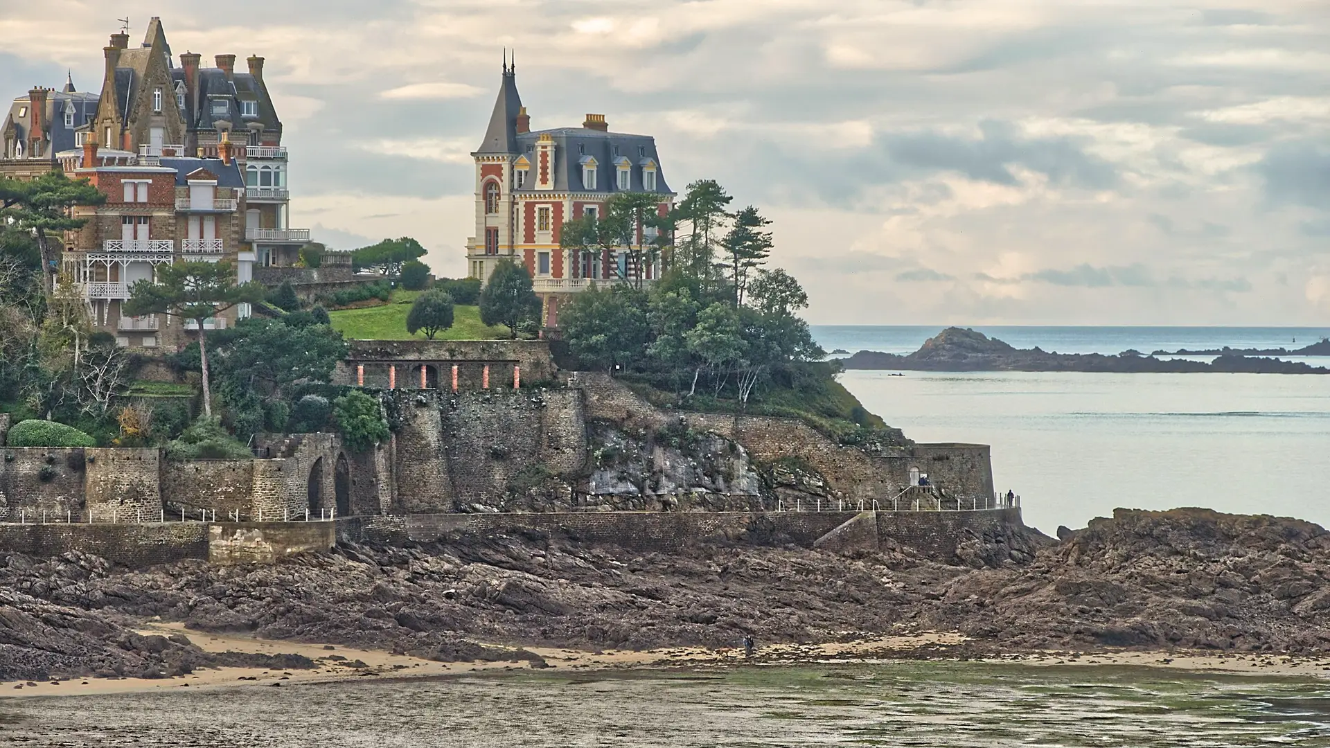 dinard brittany travel french promise