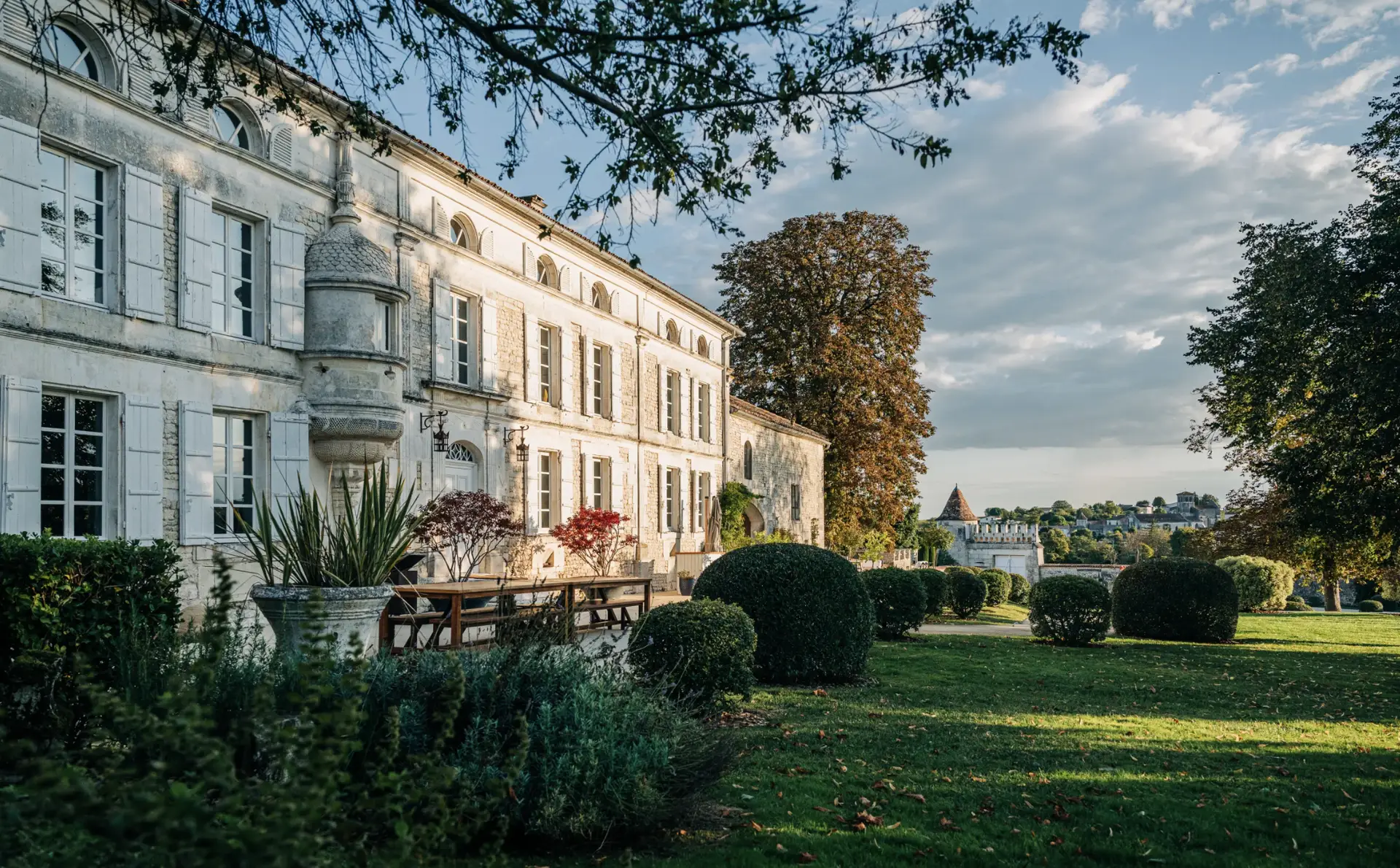 cognac luxury villa rental france