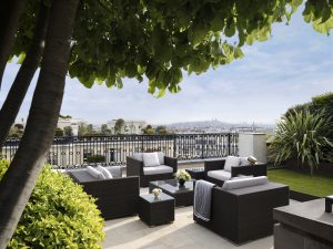 luxury paris peninsula hotel