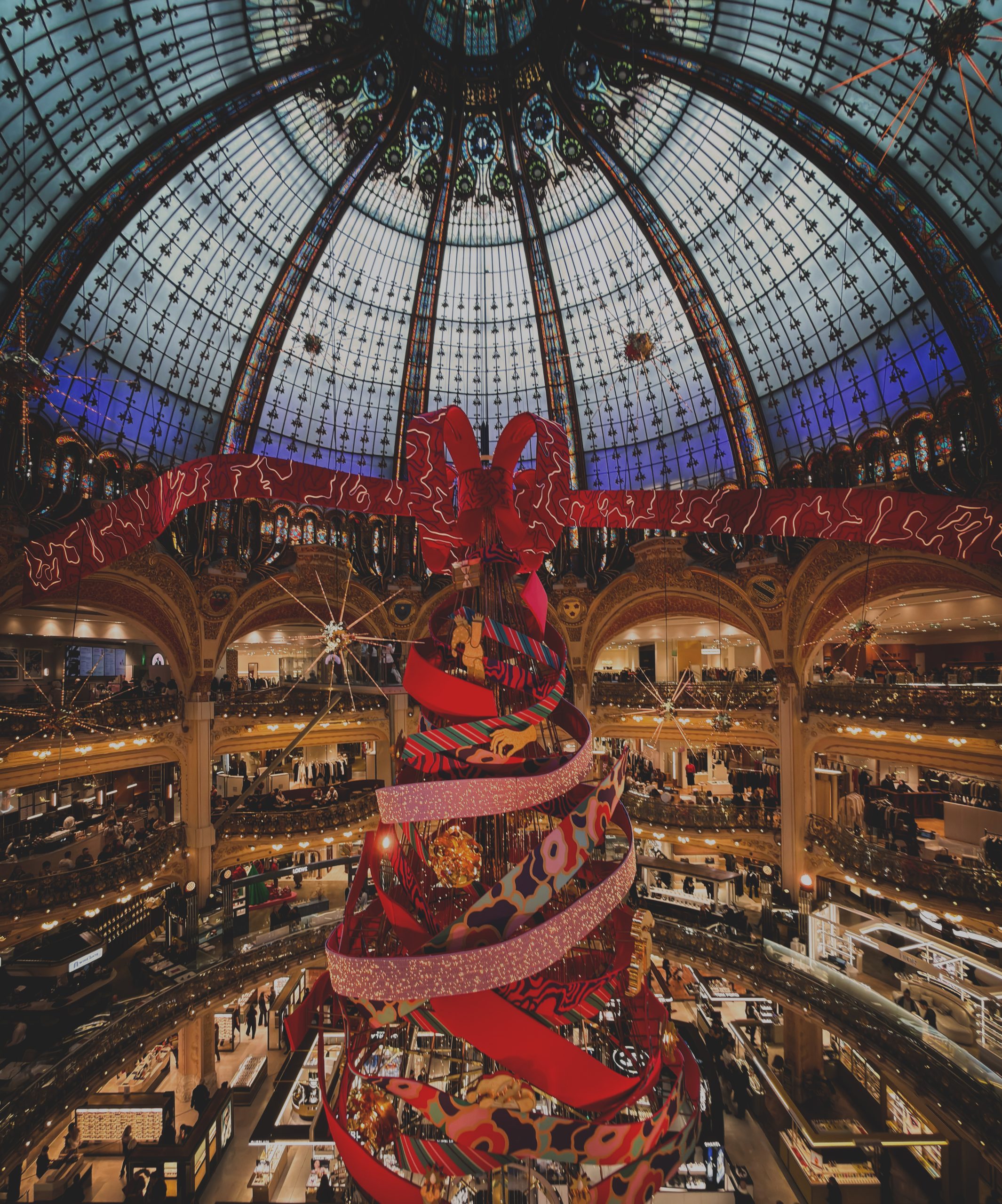 paris christmas luxury travel